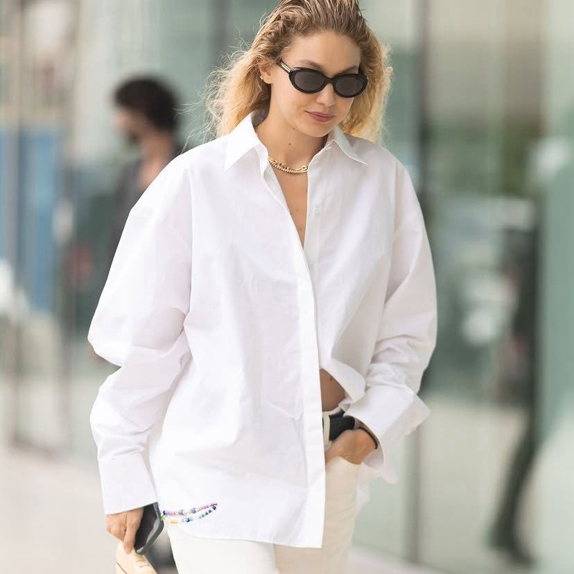 𝗡𝗲𝗳𝗲𝗿𝘁𝗮𝗿𝘆 𝗔𝗸𝘀𝗼𝘆 (<a href="/NefertaryDyath/">𝑵𝒆𝒇𝒚 ♡</a>) arriving to the fittings for 𝗩𝗲𝗿𝘀𝗮𝗰𝗲 (<a href="/1VersaceRP/">Versaceᴿᴾ | Parody Account.</a>) during <a href="/RPFashionWeeks/">Fashion Week ᴿᴾ | Parody Account.</a> at the #MFWRP