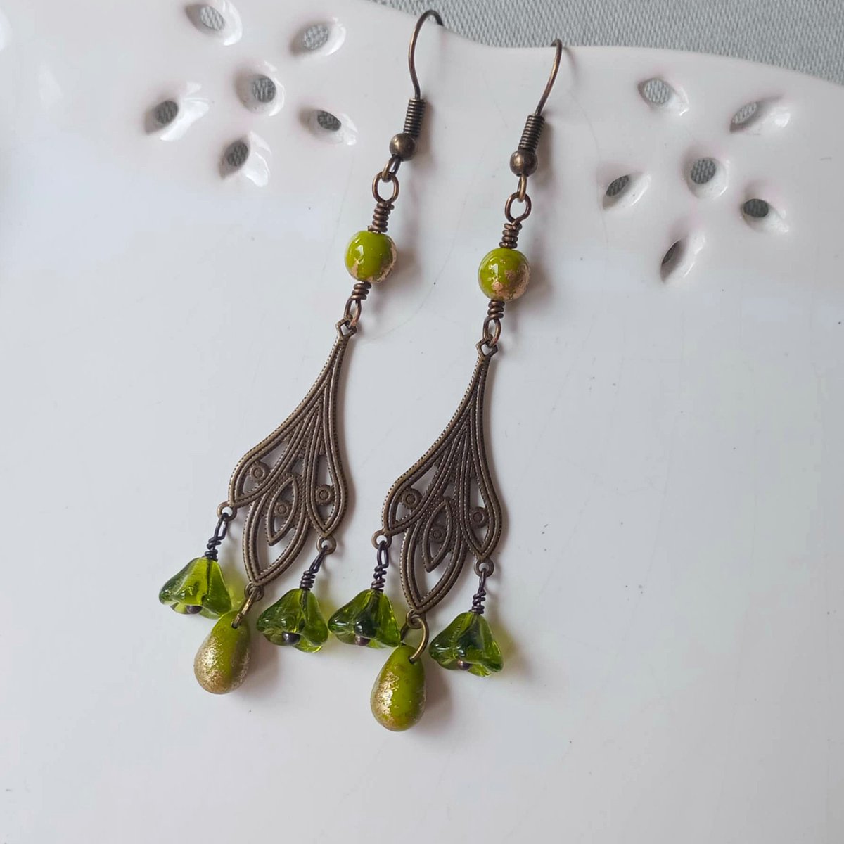 SUMMER OFFERS AT LOVESVINTAGE43🌞10% OFF EVERYTHING ALSO BUY 2+ SAVE 12%!🖤Including... NEW! Handmade Art Nouveau Inspired Green &amp; Antique Bronze Embossed Czech Glass Bead Pendant Earrings 🖤 #MHHSBD #FirstTMaster #CraftBizParty #ShopIndie #UKMakers lovesvintage43.com/product/art-no…