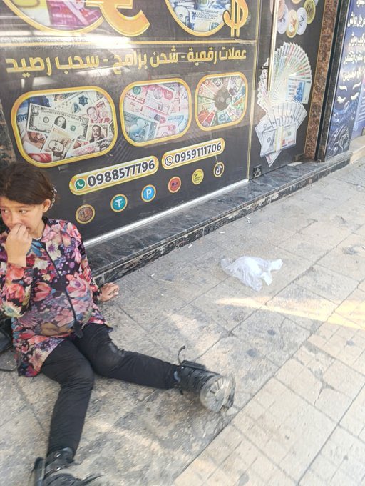 الصورة الاكثر تداولا في سوريا المحتلة:
طفلة حامل مشردة في شوارع دمشق