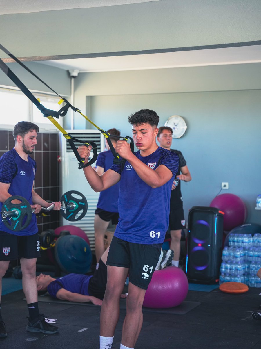 Takımımız çift antrenman gününe sabah fitness çalışmalarıyla başladı. 💪