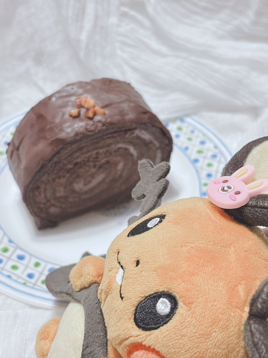 dedechan07's tweet image. ケーキ食べていいかちゃんと確認するかわいくてえらいデデンネ