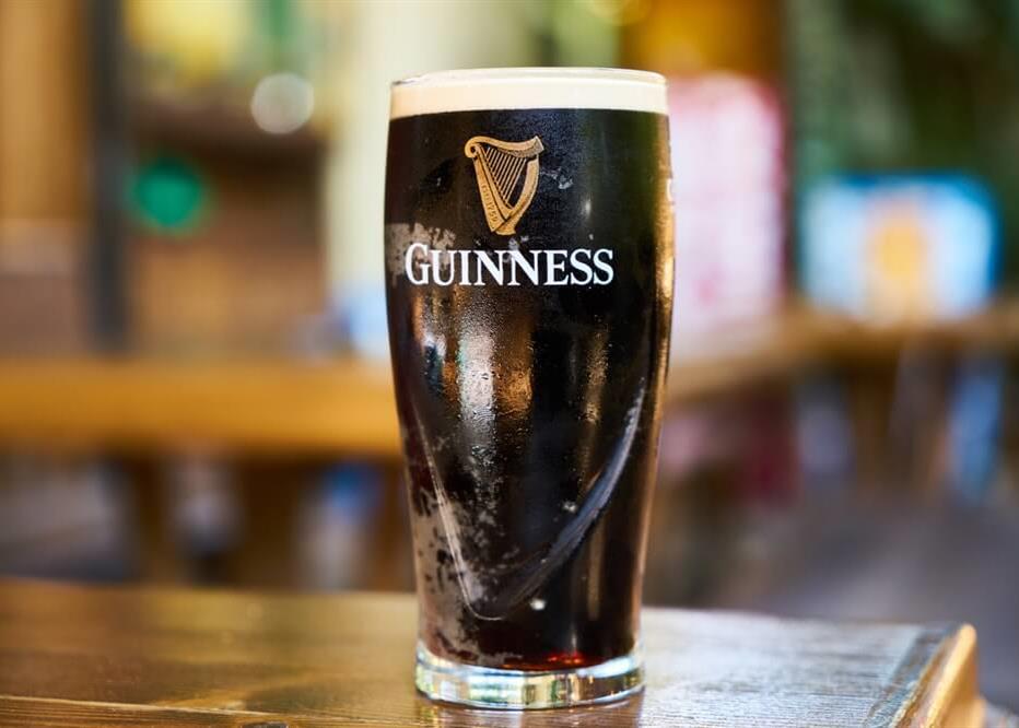 AlexandersLive's tweet image. ‼️For one day only, tomorrow (Saturday 5th July) we have 50% off our entire bar offering. That’s right everything from GUINNESS to PROSECCO is half price.
📲All you have to do is like our page and follow us on Facebook or Instagram.
💥Show this to the bar staff and you’ll get…