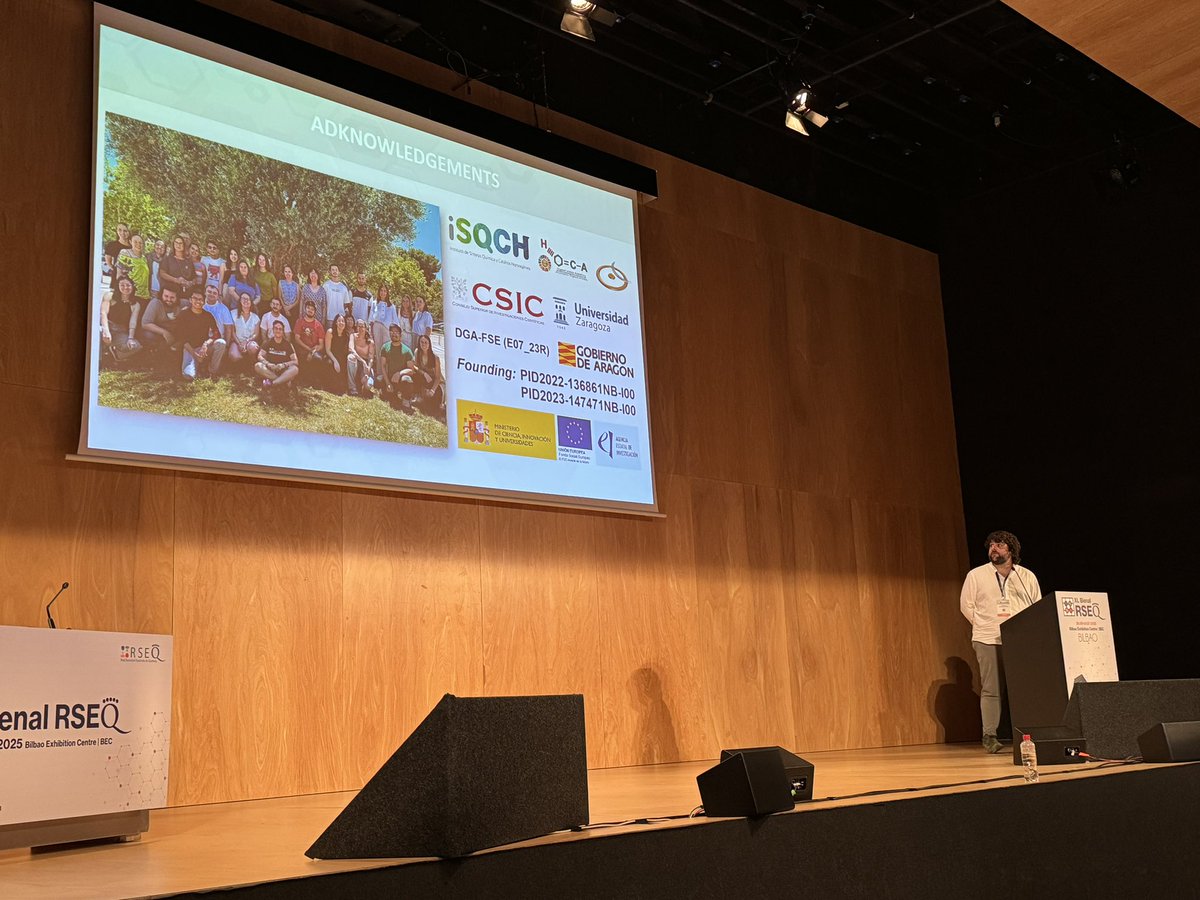 ISQCH's tweet image. Seguimos compartiendo imágenes de nuestros investigadores en la @BienalRSEQ2025 que tuvo lugar en @BEC_Bilbao. En este caso de @BerbesRoberto y @GuillermoCanudo del @HOCAGroup del @ISQCH ¡Enhorabuena a los dos!
@CSIC @AragonCSIC @unizar @Ciencias_Unizar @EINAunizar @DPE_CSIC