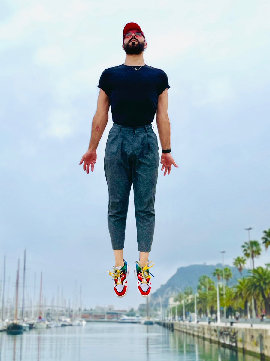 ismaelalvarez's tweet photo. “Vamos a subir más alto
Vamos a llegar más lejos
Vamos a comernos todo
Si tú te vienes conmigo…”
#PhotoRemember
#photoart #Barcelona https://t.co/0pN3dbFDLa