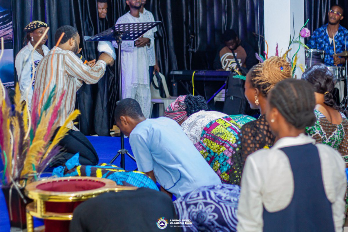 Rccglscsango's tweet photo. Minister Adebayo Odunayo blessed us with beautiful song renditions
.
We worshipped God filled with joy and gratitude 

#rccglscsango #supplicationservice https://t.co/XGLewE3xef