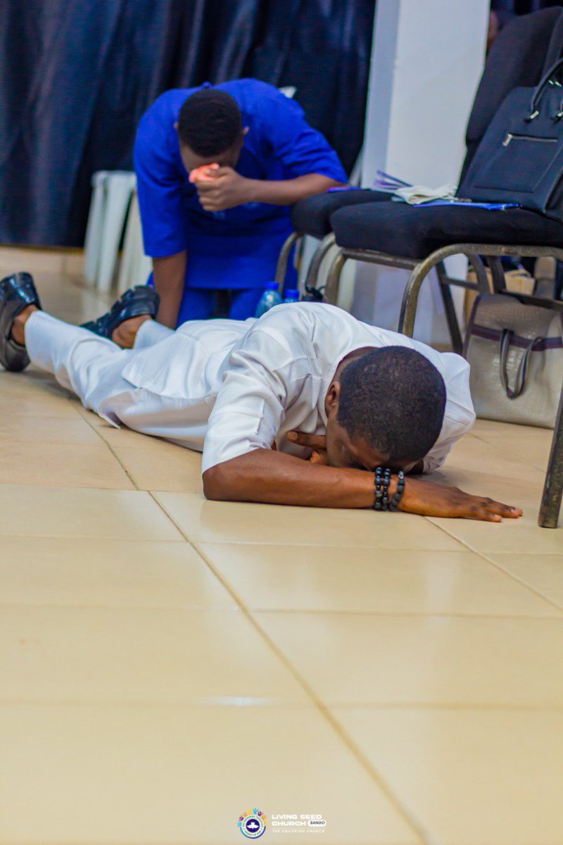 Rccglscsango's tweet photo. Minister Adebayo Odunayo blessed us with beautiful song renditions
.
We worshipped God filled with joy and gratitude 

#rccglscsango #supplicationservice https://t.co/XGLewE3xef
