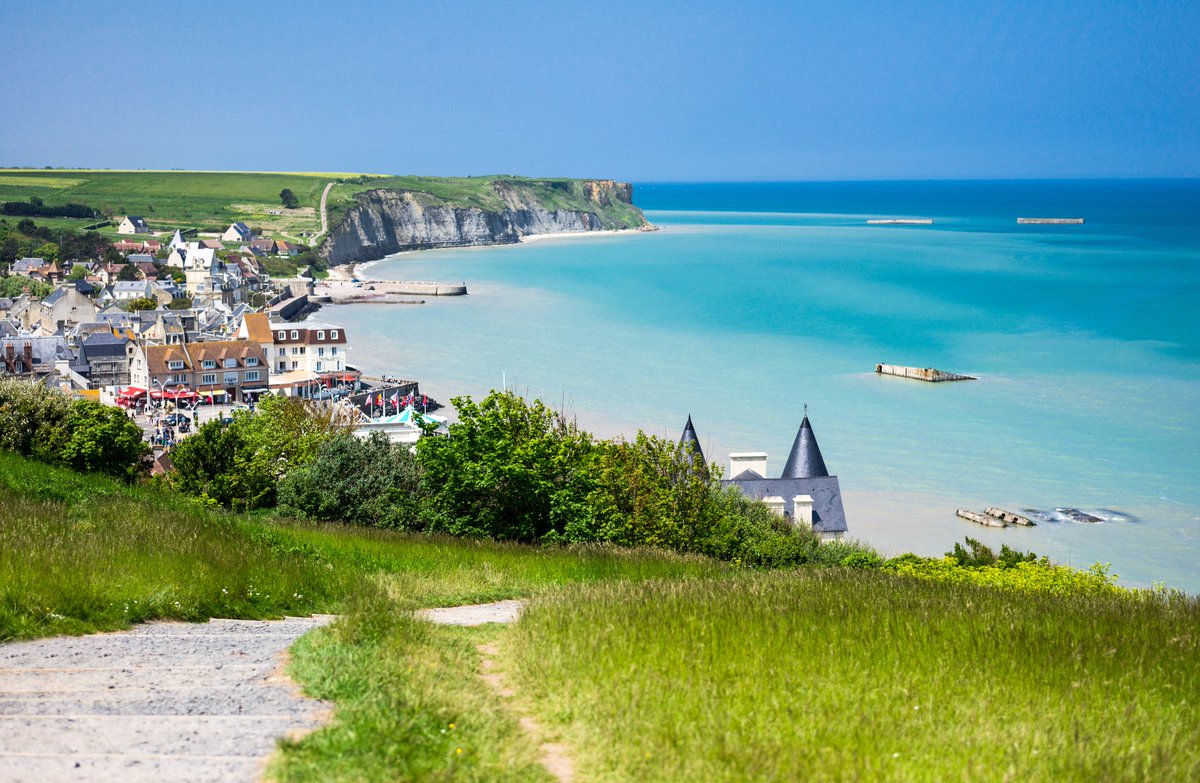 From the D-Day beaches to French markets and medieval towns – Normandy is a perfect mix of history &amp; culture! 🏰🍞🌊

Give your students a fantastic experience with The School Travel Company. #NormandyTrip #SchoolTravel #HistoryInRealLife