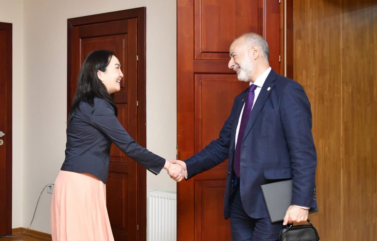 БРИТАНИЙН ПАРЛАМЕНТЫН ГИШҮҮД МОНГОЛ УЛСАД АЙЛЧЛАВ
🇲🇳 mn.embassyofmongolia.co.uk/5894

UK PARLIAMENTARIANS PAY OFFICIAL VISIT TO MONGOLIA
🇬🇧 en.embassyofmongolia.co.uk/6555