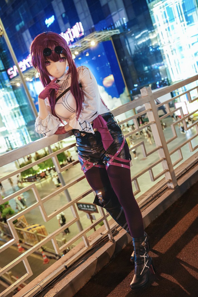 是在天桥上随机刷新的卡芙卡~
#kigurumi #Kafka #卡芙卡