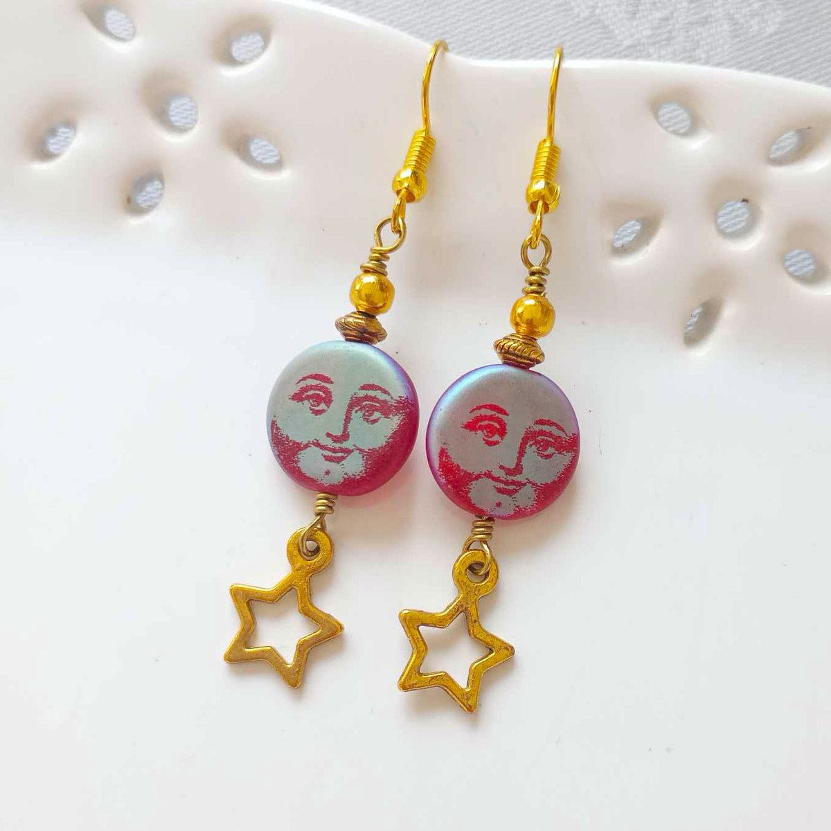 SUMMER OFFERS AT LOVESVINTAGE43🌞10% OFF EVERYTHING ALSO BUY 2+ SAVE 12%!🖤 Including... Handmade Boho Inspired Man in the Moon Celestial Czech Glass Bead Earrings with Star Charm, Also in Clips 🖤 #MHHSBD #FirstTMaster #CraftBizParty #ShopIndie #UKMakers lovesvintage43.com/product/moon-a…