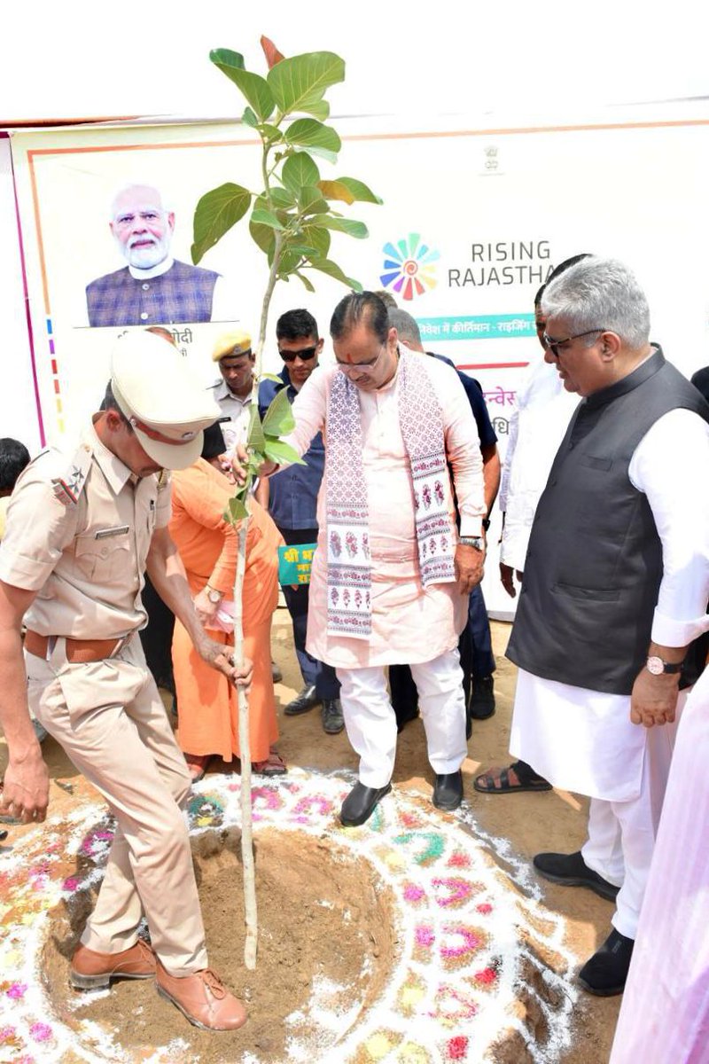 byadavbjp's tweet photo. आज खैरथल-तिजारा की पावन धरती पर राजस्थान के मुख्यमंत्री श्री @BhajanlalBjp जी का स्वागत किया।

मुख्यमंत्री जी के साथ एक पेड़ माँ के नाम अभियान के अंतर्गत पौधरोपण भी किया। https://t.co/JCvytzHWhc