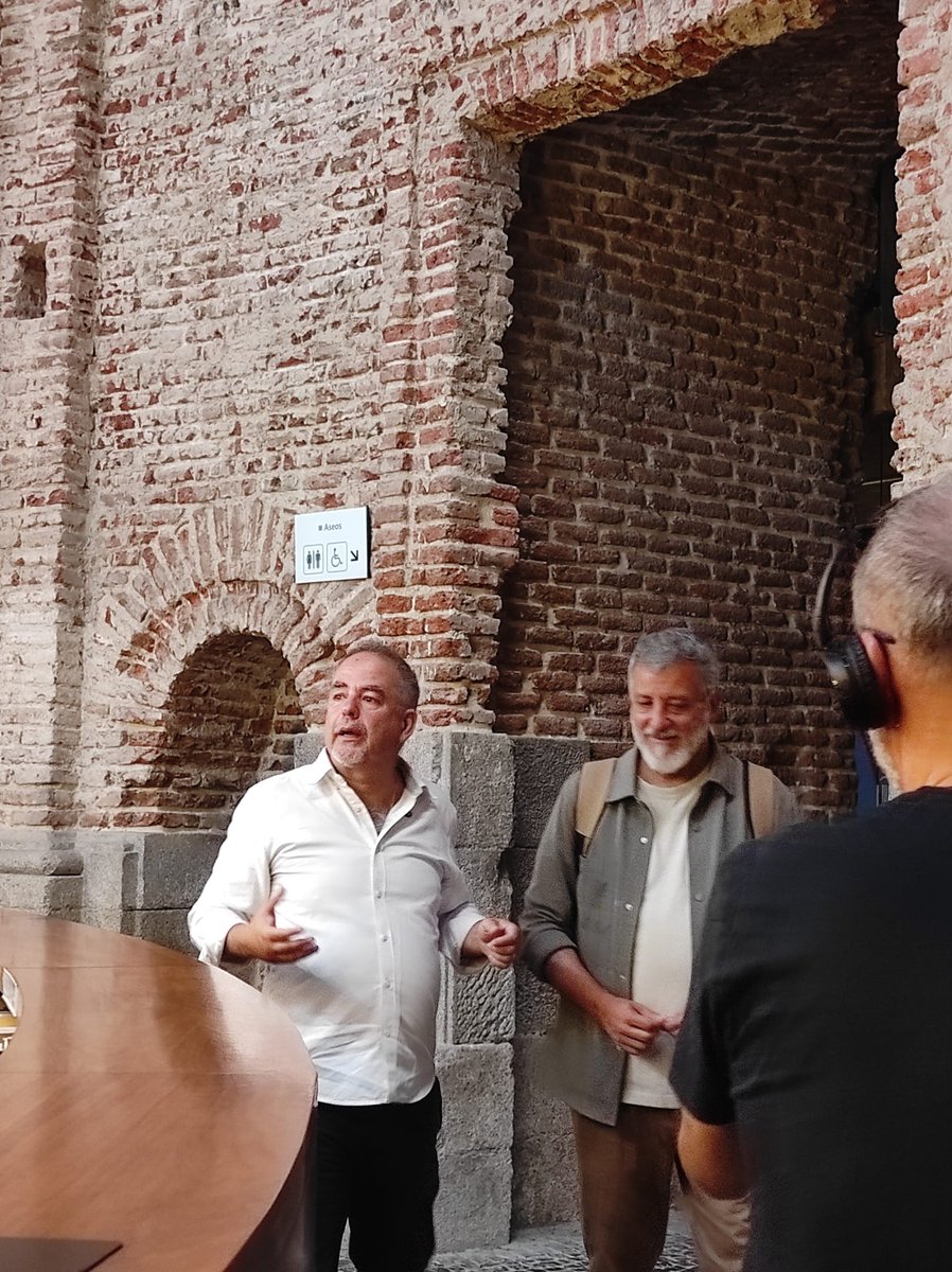 UNEDMadrid's tweet image. 🎬 La sede de UNED Madrid - Escuelas Pías ha sido escenario de la grabación de 'El Legado Invisible', la serie documental de @telemadrid que explora los monumentos más emblemáticos de nuestra historia.
🔍 ¡Os dejamos algunas imágenes!
#UNEDMadrid #Telemadrid