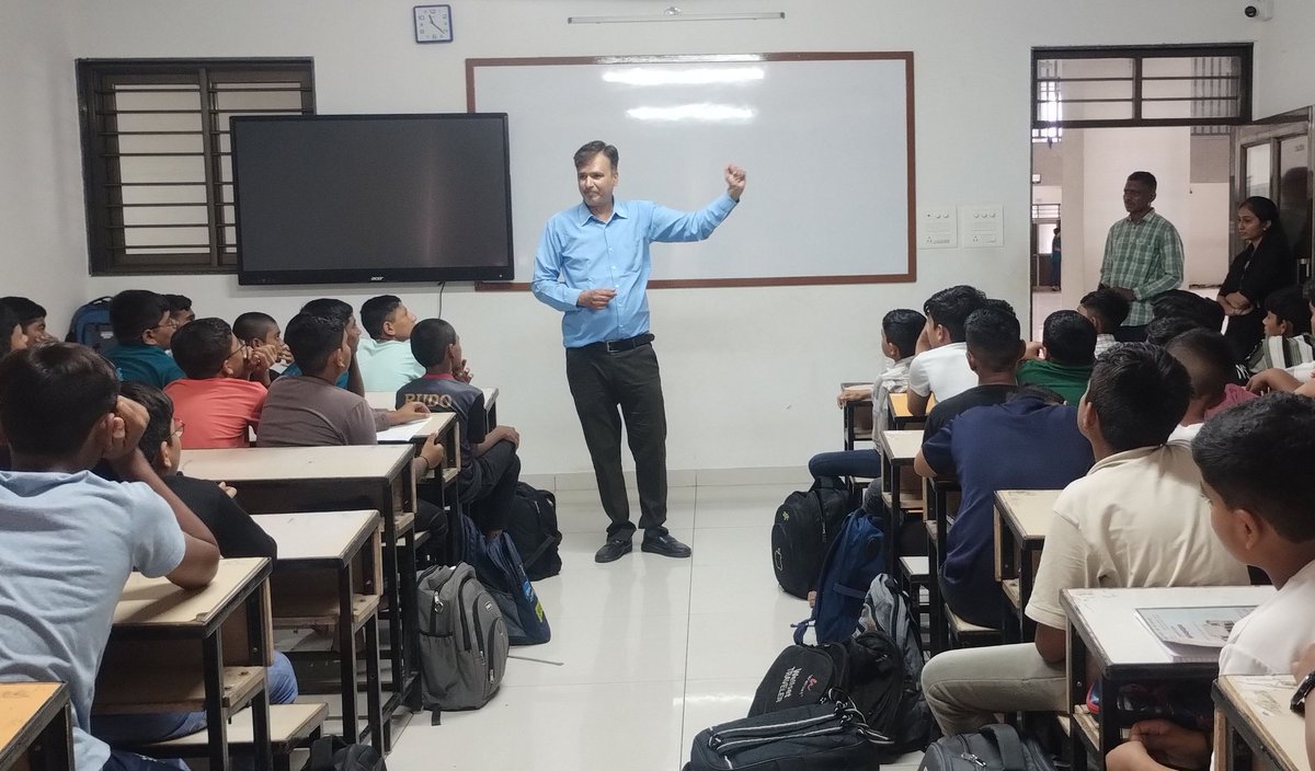 IPLab_Rajkot's tweet photo. Students of Shri #SardarPatel Vidhyamandir #School, #Rajkot are learning about the latest #technology and #innovation in the #ATL_Lab developed by @InfoGujcost.
They also gained #awareness about #nurturing and #securing #intellectualproperty through the session by @IPLab_Rajkot. https://t.co/OqqiQDqDfl