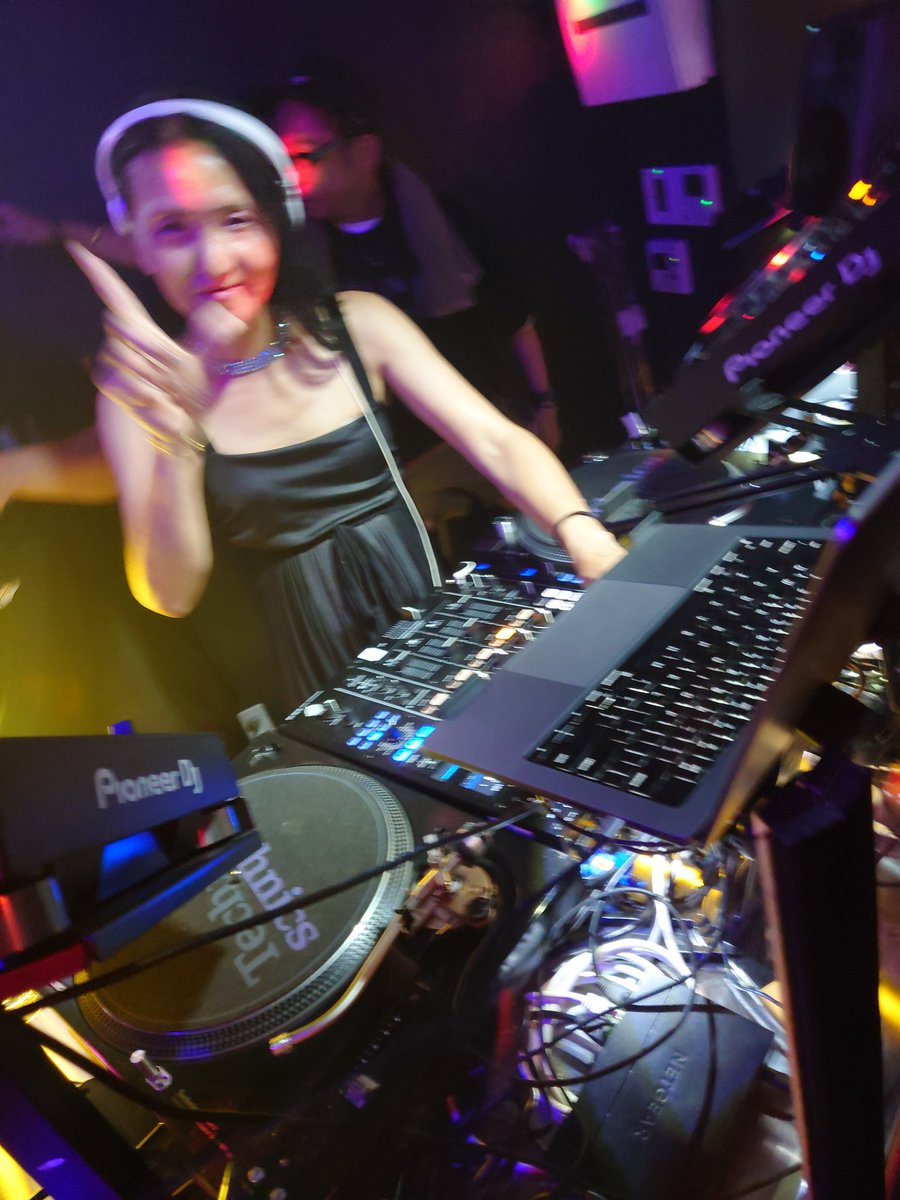 エムリナさん動くからブレたね🥸