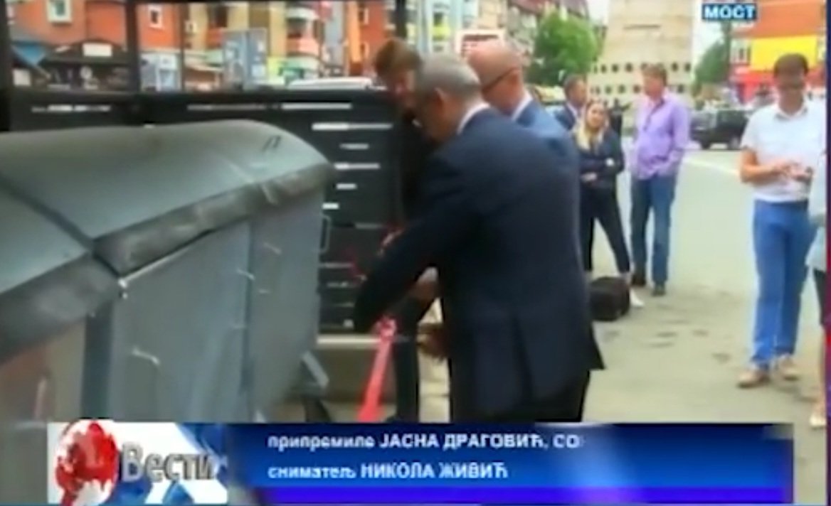 blokada_fb's tweet image. А некада сте волели контејнере...