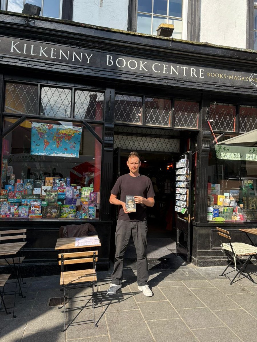 Epoque_Press's tweet image. A big thank you to the @TheBookCentres Kilkenny for having @davidbr42580158 in to sign copies of his novel, SPIT.
#epoquepressauthors #epoquepresstitles #book #books #bookshops