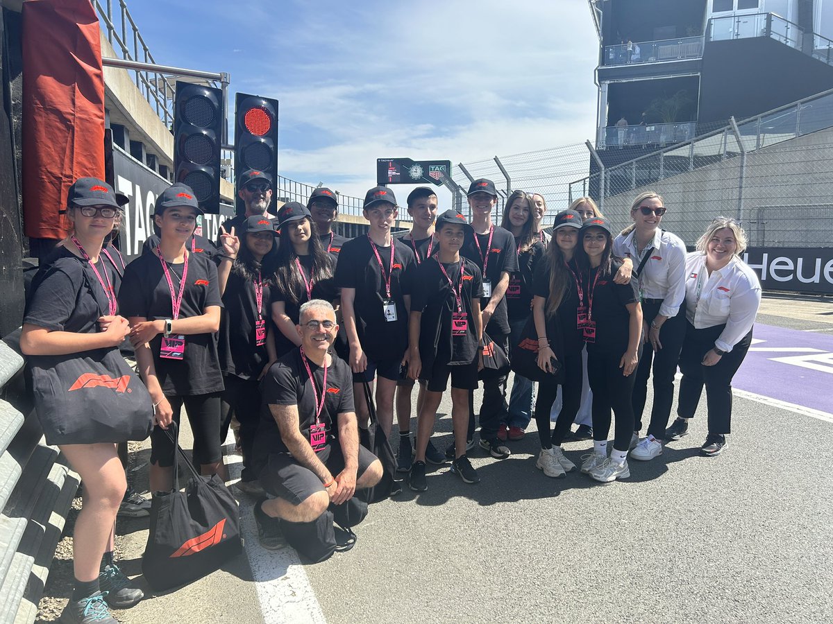 Pit lane views! Our students are walking the famous Silverstone pit lane, seeing the technology and teamwork that drive <a href="/F1/">Formula 1</a> behind the scenes. Seeing STEM in action is what the Learning Sectors programme is all about! ow.ly/kaLS50WkKj0
#LearningSectors #BritishGrandPrix