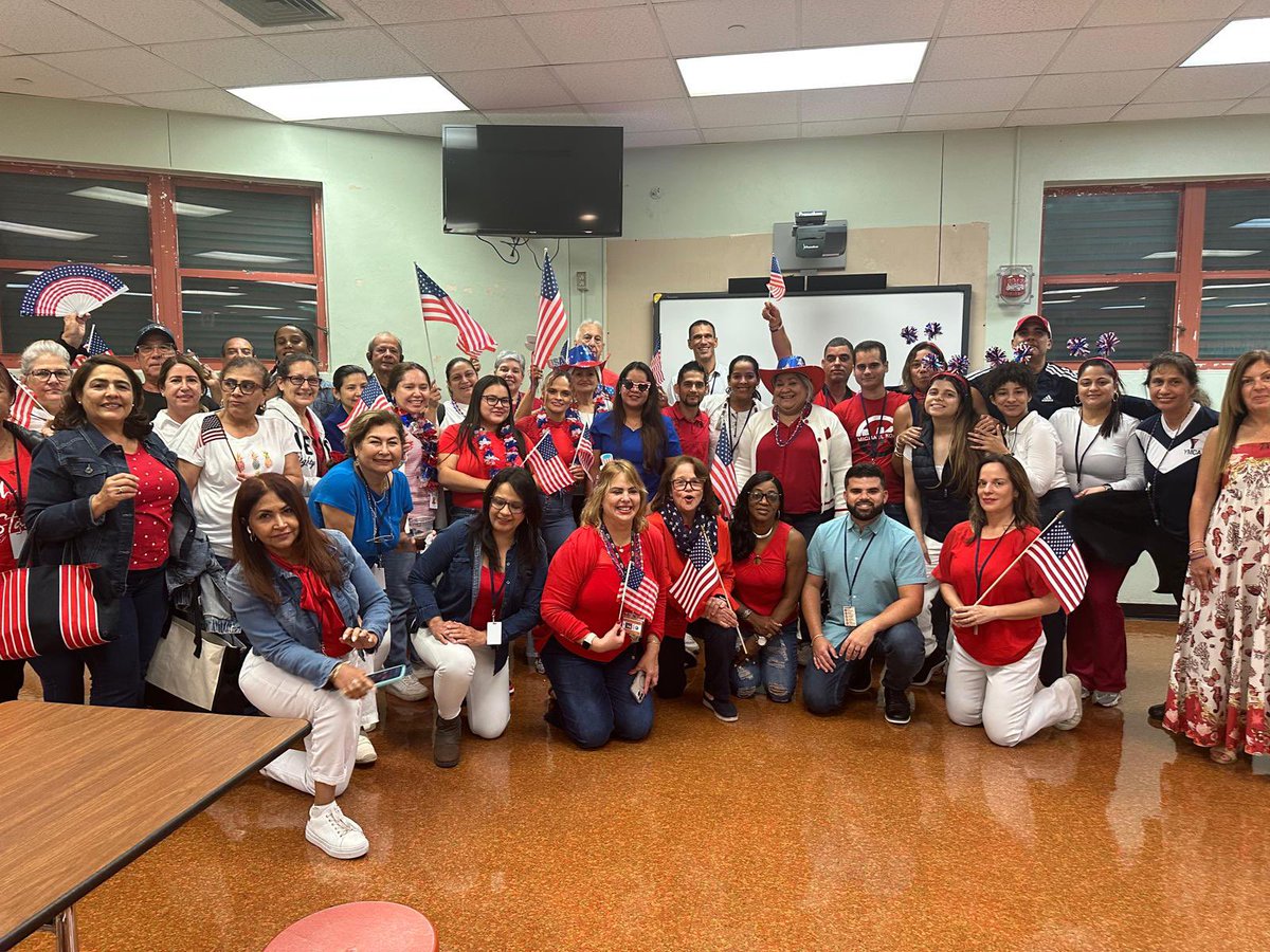 palmettoadult's tweet image. Happy Fourth of July from Miami Palmetto Adult! 💙❤️

@MDCPS @suptdotres @mantilla1776 

#YourBestChoiceMDCPS
#TuMejorOpcónMDCPS