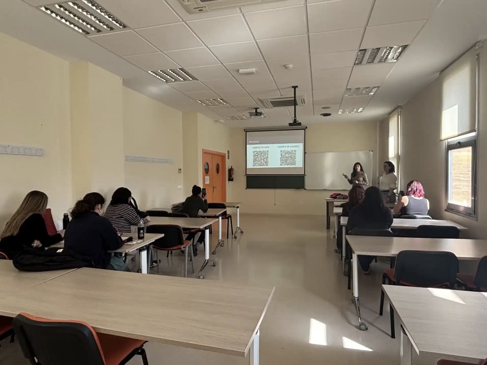 Fundación PTS (Parque Tecnológico de la Salud) (@fundacionpts) on Twitter photo ¡Rompiendo barreras y construyendo el futuro! 🌟
<a href="/CanalUGR/">Universidad Granada</a> impulsa la iniciativa STEM para ellas, promoviendo la participación femenina en disciplinas científicas y tecnológicas.
🔗 Más info: canal.ugr.es/noticia/stem-p… ¡Rompiendo barreras y construyendo el futuro! 🌟
<a href="/CanalUGR/">Universidad Granada</a> impulsa la iniciativa STEM para ellas, promoviendo la participación femenina en disciplinas científicas y tecnológicas.
🔗 Más info: canal.ugr.es/noticia/stem-p…