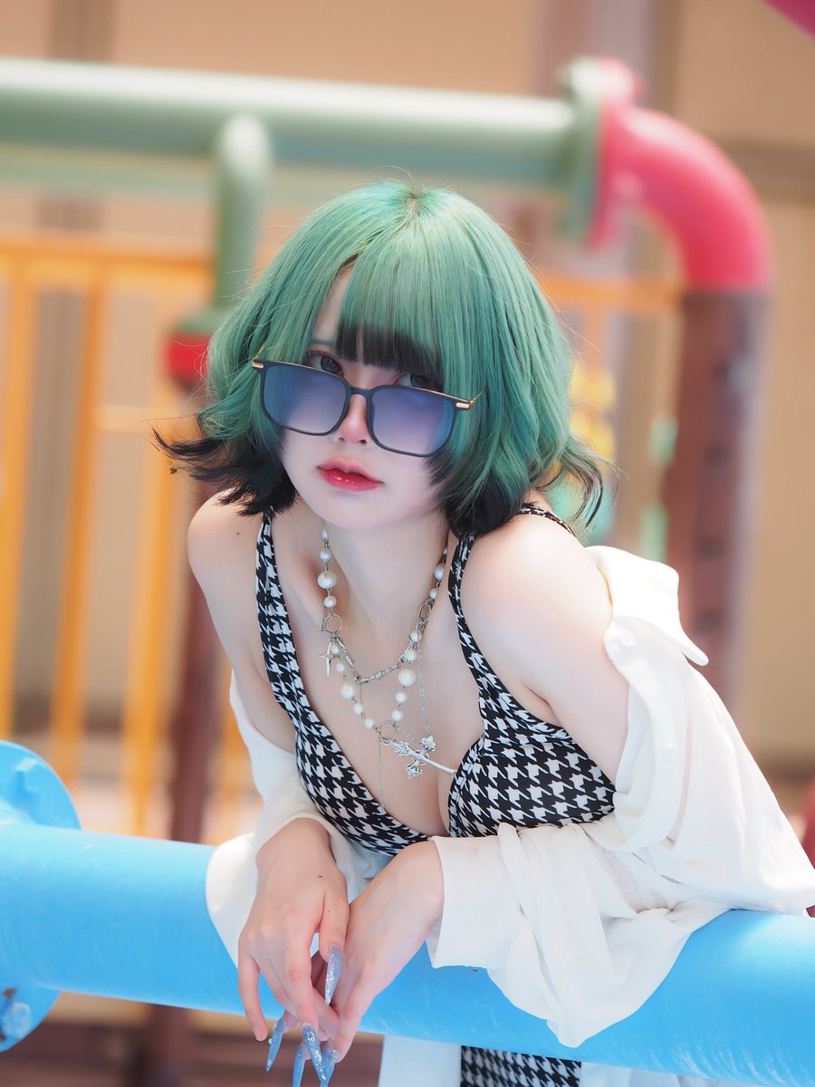 派手髪ボブのギャルいた…

 #真夏の水着祭