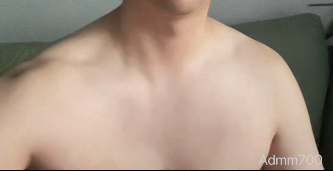 晚上去做狗 胸前应该贴什么字