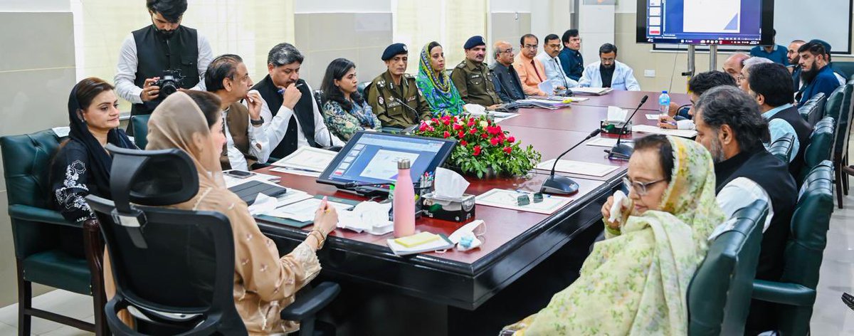 pmln_org's tweet photo. No room for negligence! 

The Deputy Commissioner of Pakpattan has been ordered to step down from her position. CM ordered a complete audit of hospital equipment. https://t.co/RmkhG1dOR9