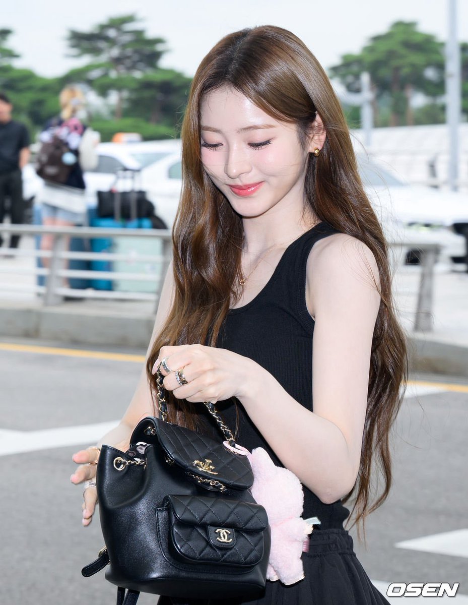 Labubu 🪄 #MEOVV #미야오 #ミヤオ #ANNA #안나 #アンナ #田中杏奈