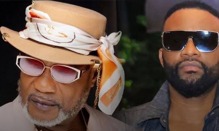 MugobeS's tweet image. Affirmer que la musique de @fallyipupa01 est meilleure que celle de @Koffi0lomide est une insulte grave de la part de #Didistone envers son père. Qui a aujourd'hui plus de 45 ans de carrière musicale, avec tous les albums qui ont connu le succès.

#KOFFI est patrimoine culturel🇨🇩