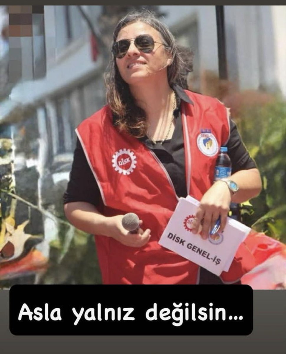 DİSK GENEL-iŞ ŞIRNAK ŞUBE (@disk_sube) on Twitter photo izmir 8 nolu Şube Başkanımız <a href="/dnzshngmstkn/">Deniz ŞAHİN GÜMÜŞTEKİN</a> ve kadın komisyonu üyemiz Mine bilir Haksız hukuksuz bir şekilde tutuklandı,
18 gündür tutuklu olan
başkanımız ve Mine arkadaşımız serbest bırakılsın!..
Sendikacılık suç değildir izmir 8 nolu Şube Başkanımız <a href="/dnzshngmstkn/">Deniz ŞAHİN GÜMÜŞTEKİN</a> ve kadın komisyonu üyemiz Mine bilir Haksız hukuksuz bir şekilde tutuklandı,
18 gündür tutuklu olan
başkanımız ve Mine arkadaşımız serbest bırakılsın!..
Sendikacılık suç değildir
