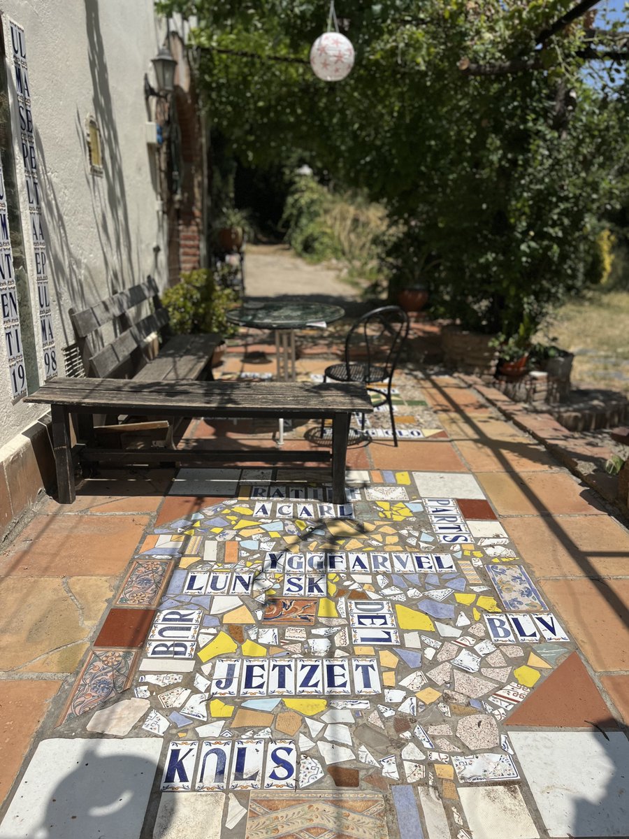 Sarah Roth tweet media