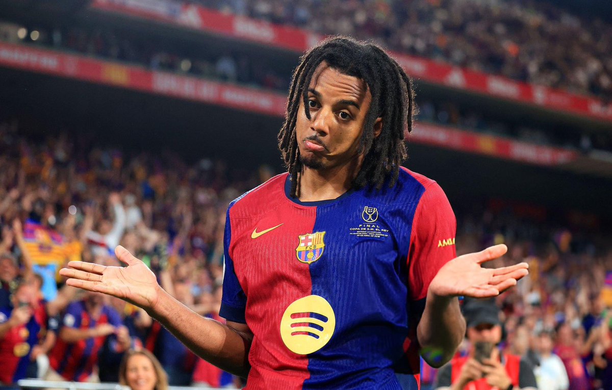 SitoFCB's tweet photo. Esperó unas pocas semanas y ahora tiene una página en la historia del club. Debe estar muy arrepentido seguramente https://t.co/uK4dHBI7MN