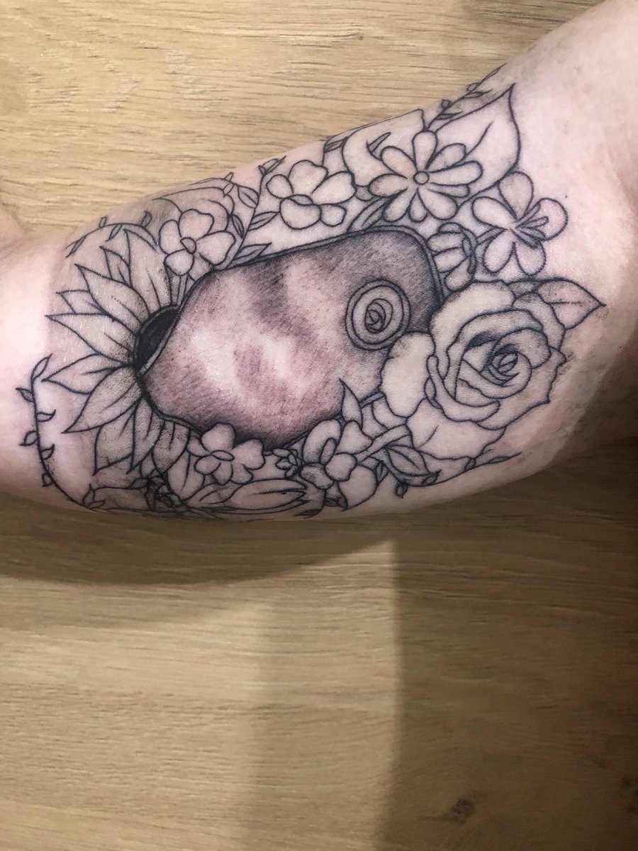 ElMillorCuler's tweet photo. Día 1 de curación previó a dar los colores la semana que viene, ni tan mal, esto va estupendo.
#Tattoos #Tattoing #TattoArt #TattooAddict #ColitisUlcerosa #LaBolsaEsVida #OstomyLife #Tatuaje #Artist #Tinta #TatuarteEnLaPiel #Tatuarte https://t.co/Q7CKDb1OCZ