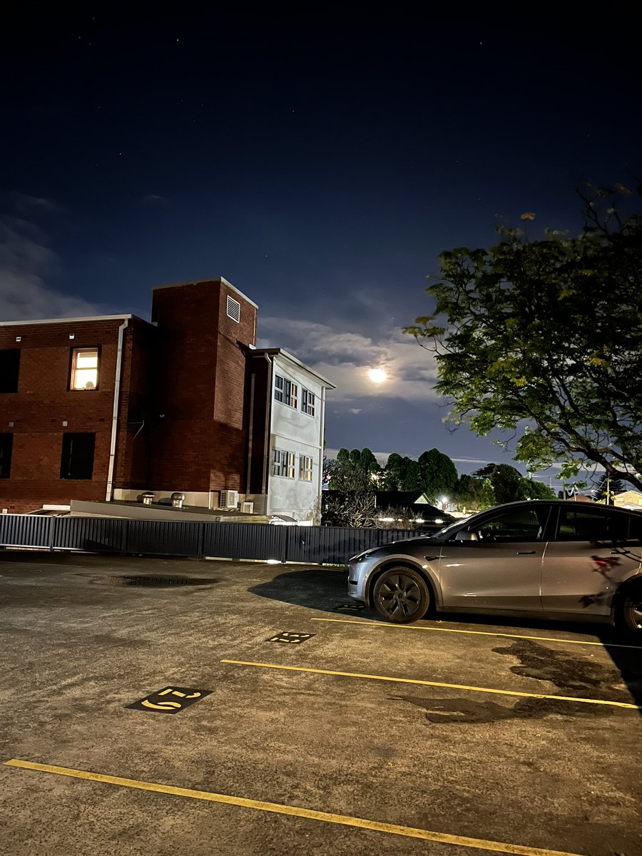 Agent99c's tweet image. 1100PM #winter #Sydney #night