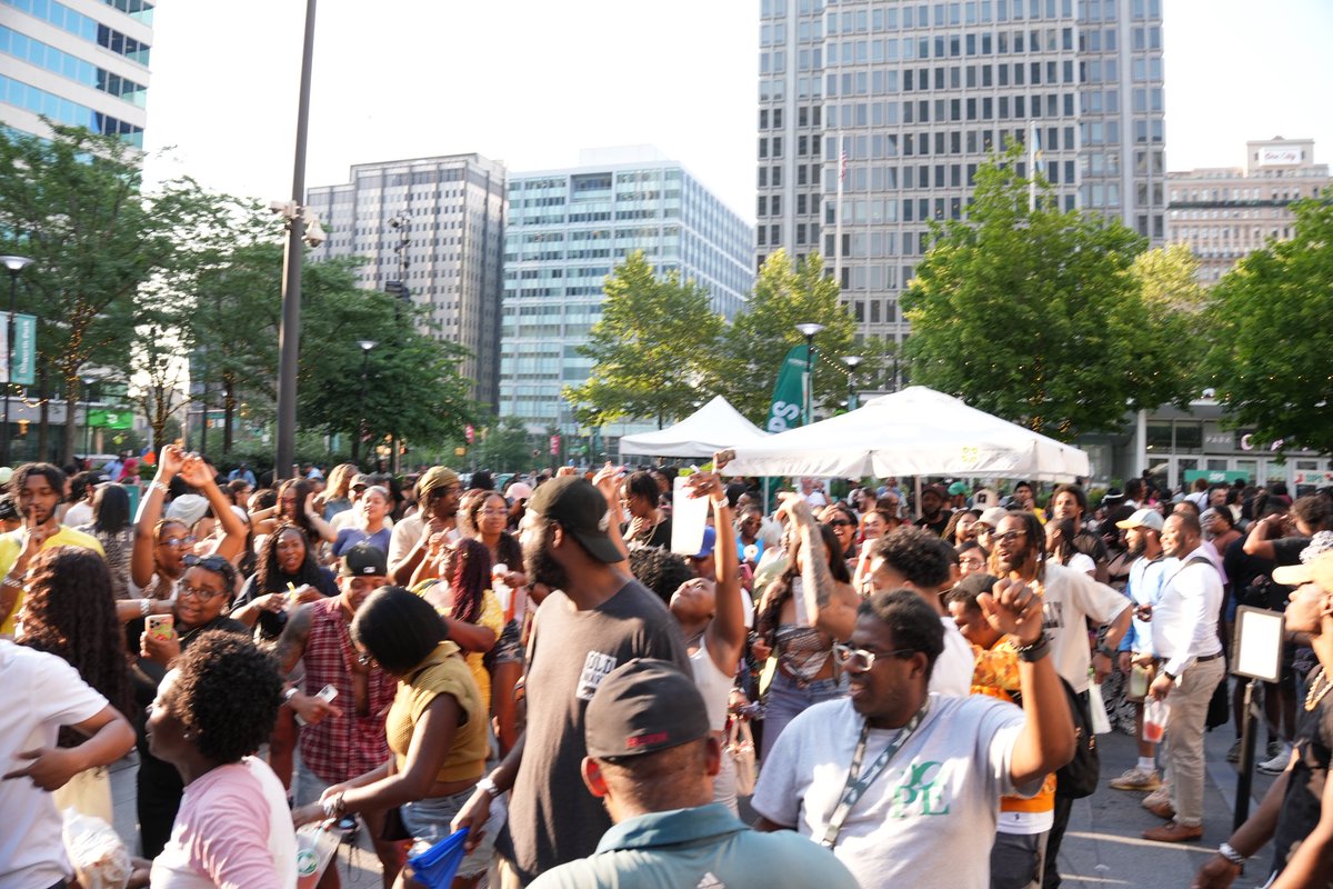 IamDjLil's tweet image. Was supposed to hold SIPS down for the summer, but things change. Appreciate everybody who popped out! 📸🔥

#SIPS #OnTourWithLil #PhillyMoves #RecapVibes