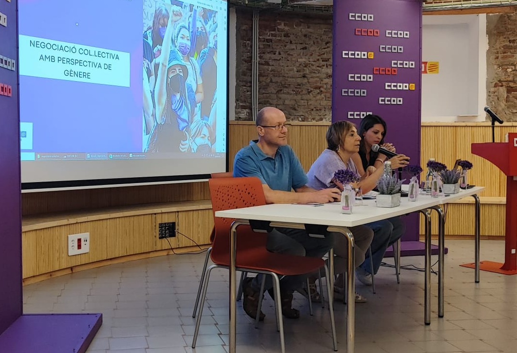 CCOO Serveis Catalunya (@ccoo_serveiscat) on Twitter photo Esteban Sanabria Garnica <a href="/estebansg37/">Esteban Sanabria 🔻</a> en la jornada "negociació col·lectiva amb perspectiva de gènere" de <a href="/ccoocatalunya/">CCOO de Catalunya</a>
"Revisar de quina manera afecten els articles dels convenis de manera diferent als homes que a les dones permet corregir desigualtats "
#somccoo
#somhiserveis Esteban Sanabria Garnica <a href="/estebansg37/">Esteban Sanabria 🔻</a> en la jornada "negociació col·lectiva amb perspectiva de gènere" de <a href="/ccoocatalunya/">CCOO de Catalunya</a>
"Revisar de quina manera afecten els articles dels convenis de manera diferent als homes que a les dones permet corregir desigualtats "
#somccoo
#somhiserveis