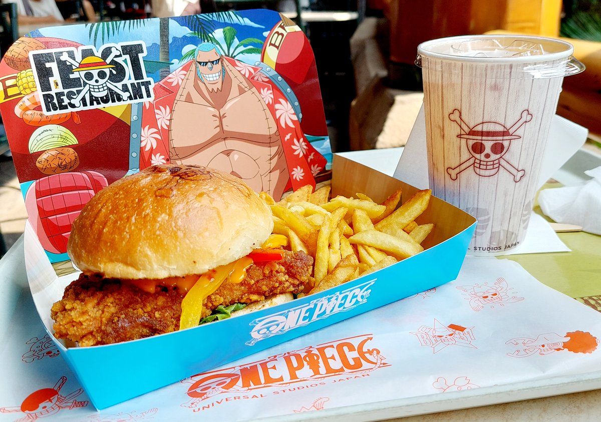 2_t_s's tweet image. フランキーのん食べてきた🍽️
包み紙も焼き印も紙コップも全部可愛い♡♡
ボリュームあり過ぎて、男性向けかと思うほど💭
わたしでこれやから、少食のレディはちょいしんどいかも🤔
味はめっっっちゃ美味しかった!!!!!💯💮