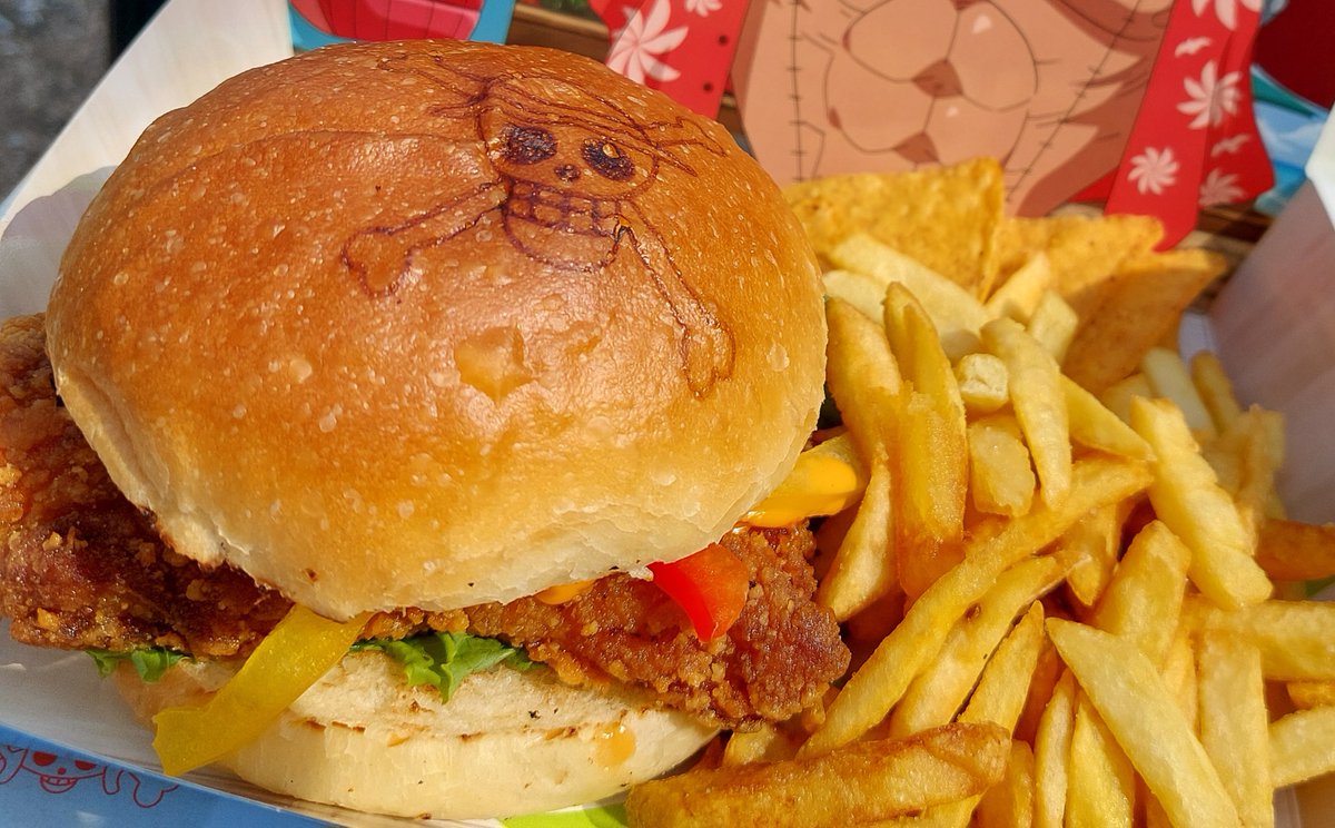 2_t_s's tweet image. フランキーのん食べてきた🍽️
包み紙も焼き印も紙コップも全部可愛い♡♡
ボリュームあり過ぎて、男性向けかと思うほど💭
わたしでこれやから、少食のレディはちょいしんどいかも🤔
味はめっっっちゃ美味しかった!!!!!💯💮