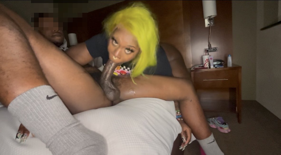 LalaAmorixxx's tweet photo. Candyshoppers 🚨🚨GM ☀️ 
New Drops Tonight 🔥🔥🔥 https://t.co/IWYBGigjb0