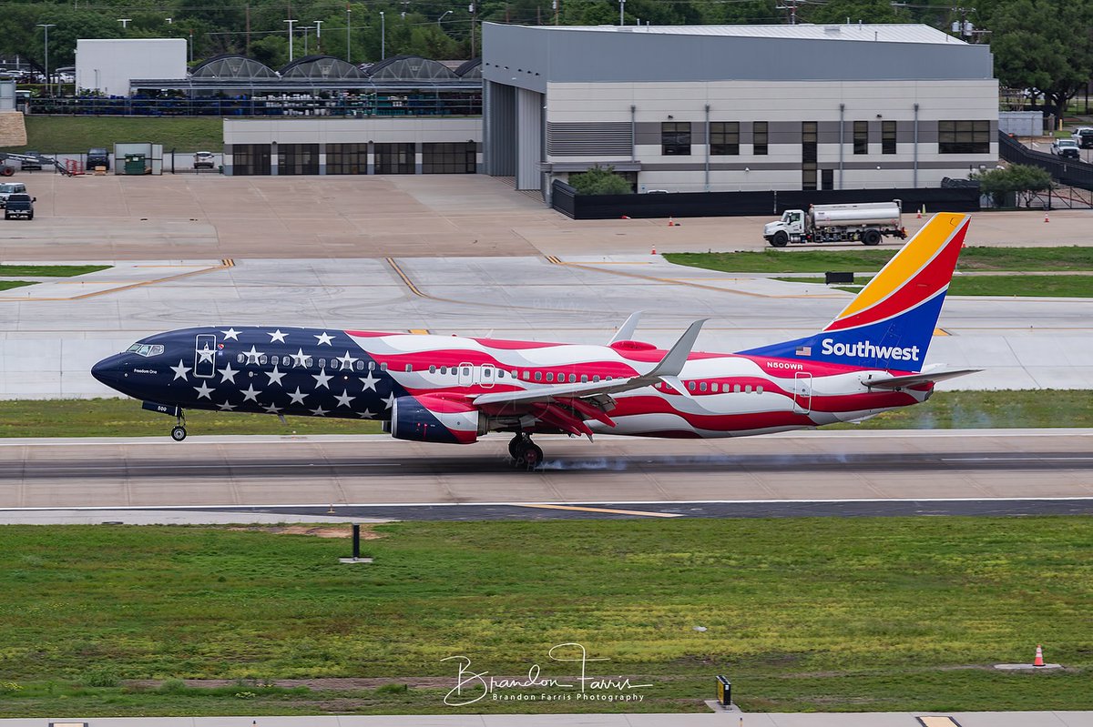 Happy Fourth of July! ✨ Here's to bold stripes, bright stars, and brave hearts! 🇺🇸 

📸: (IG) brandon_farris_photography

#flyDAL