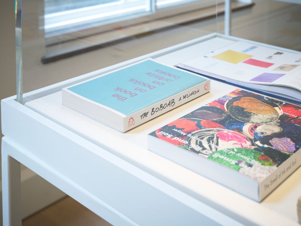 Warburg_News's tweet photo. What is a book when it's also art?
Our free exhibition Art & The Book explores artists' books as sites of experimentation, protest & beauty.
📍 Warburg Institute
📅 Until 2 August
🕓 Tuesday-Friday 10-6 | Saturday 10-5
https://t.co/tHy6xooJ30
#ArtBooks #ArtistsBooks https://t.co/5gveJGzLE6