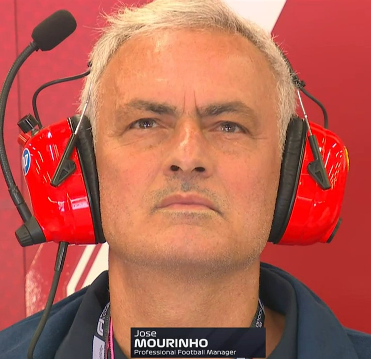 TearOffFR's tweet photo. José Mourinho il est invité chez Ferrari mais il réfléchit au 4-4-2 qu'il va aligner au prochain match

#F1 #BritishGP https://t.co/NamnO5d4Az