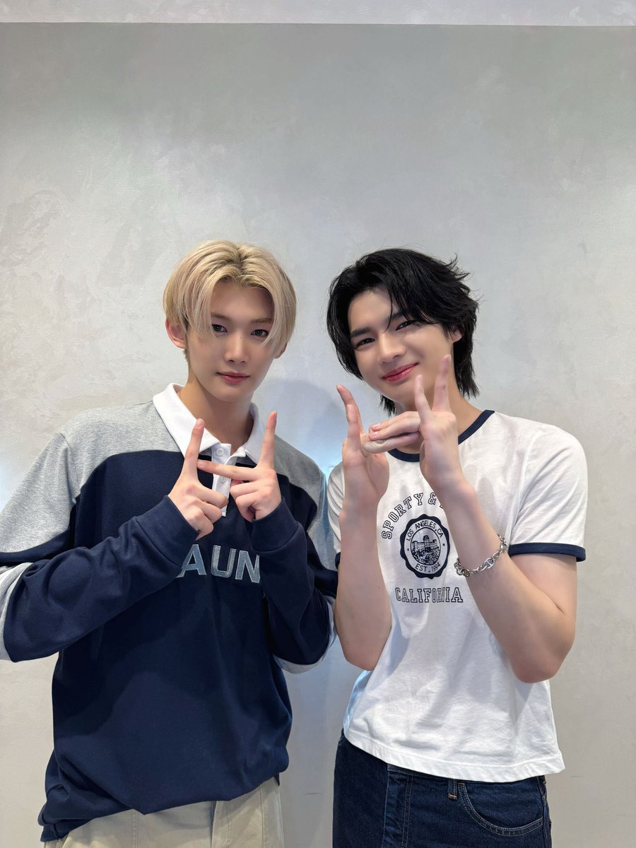 jokarufiles's tweet photo. my new fave jokaru pic 🥹🤍 i need 500 copies of this printed out 😭 https://t.co/7tdTqIMCiG