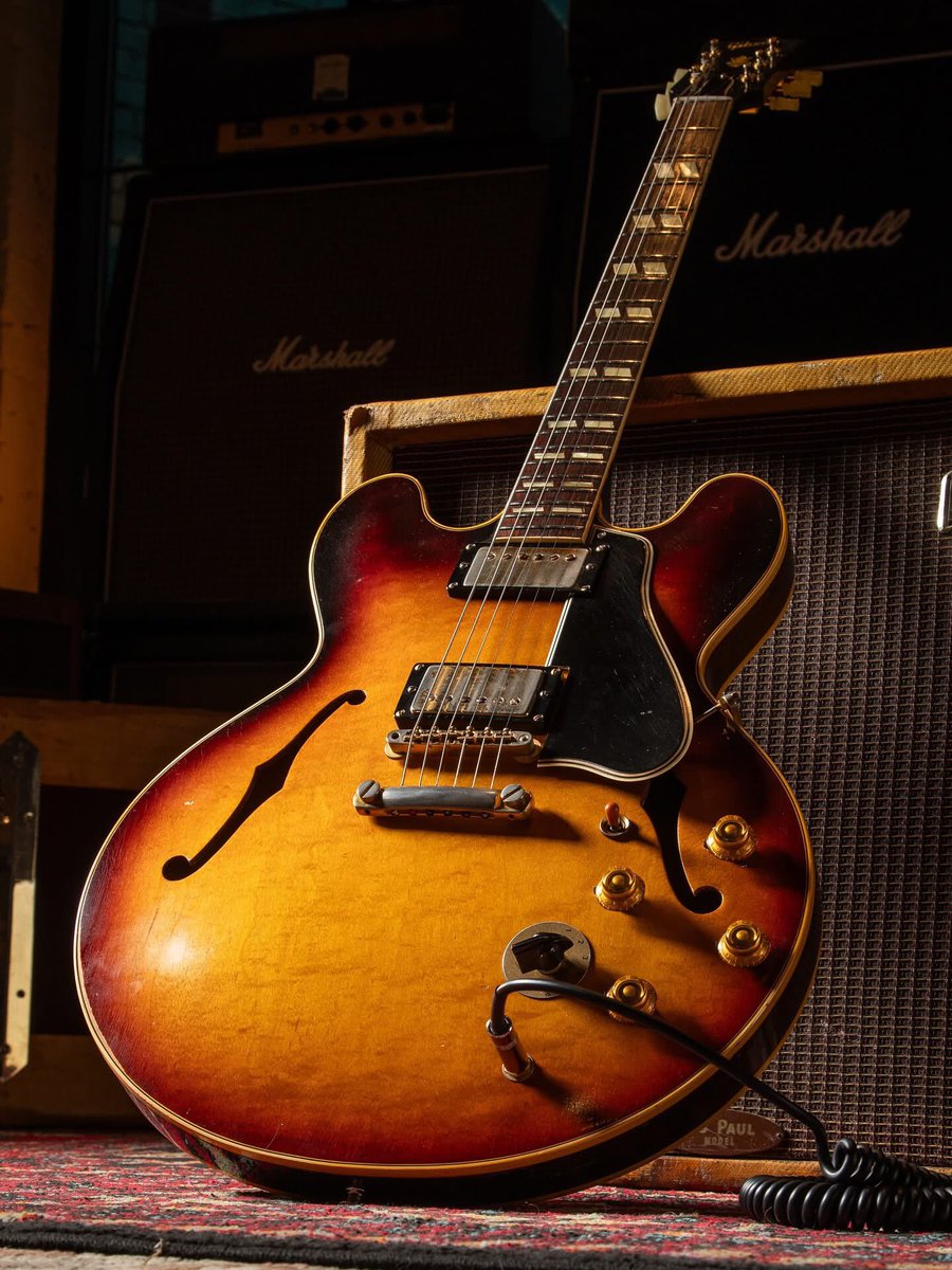 This 1959 Gibson ES-345 is so damn cool…! Happy 4th of July America!🇺🇸