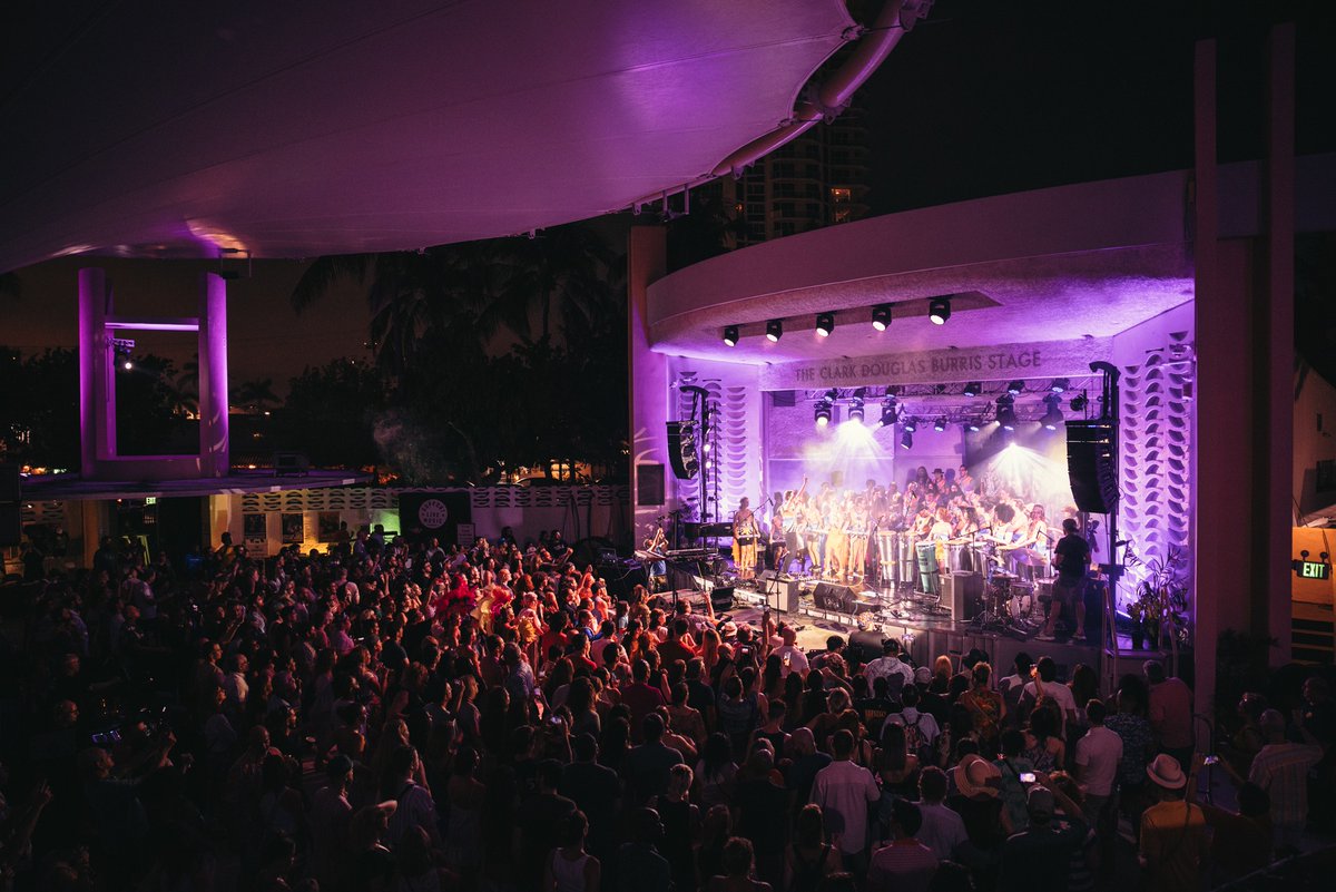 🎶 The #MiamiBeachBandshell keeps #MiamiBeach moving with global beats, roller disco nights &amp; a community vibe like no other. From reggae icons to local legends, July’s lineup is packed. See why it’s more than a venue—it’s a cultural home.

biscaynetimes.com/boulevard-livi…
 #LiveMusic