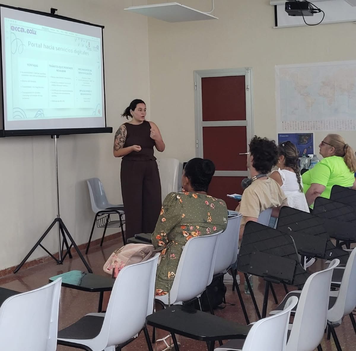 La consejera de Educación y Juventud del Cabildo de Gran Canaria, Olaia Morán, visitó <a href="/eccaedu/">ecca.edu</a> 

💻 Apoyamos el proyecto “Alfabetización Digital”, una iniciativa que está acercando las herramientas tecnológicas a todas las personas para que puedan desenvolverse con seguridad y