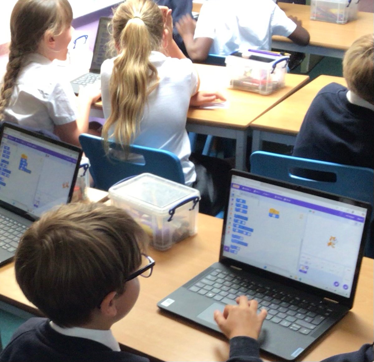 MrsCartwrightC5's tweet photo. Year 3 have been getting creative with code using Scratch! ๐ป They explored the software to build animations and practise key coding skills. Future programmers in the making! ๐ฉโ๐ป๐จโ๐ป
@StMarysRCRad #StMarysRadcliffeComputing https://t.co/cyn4WCDBAb