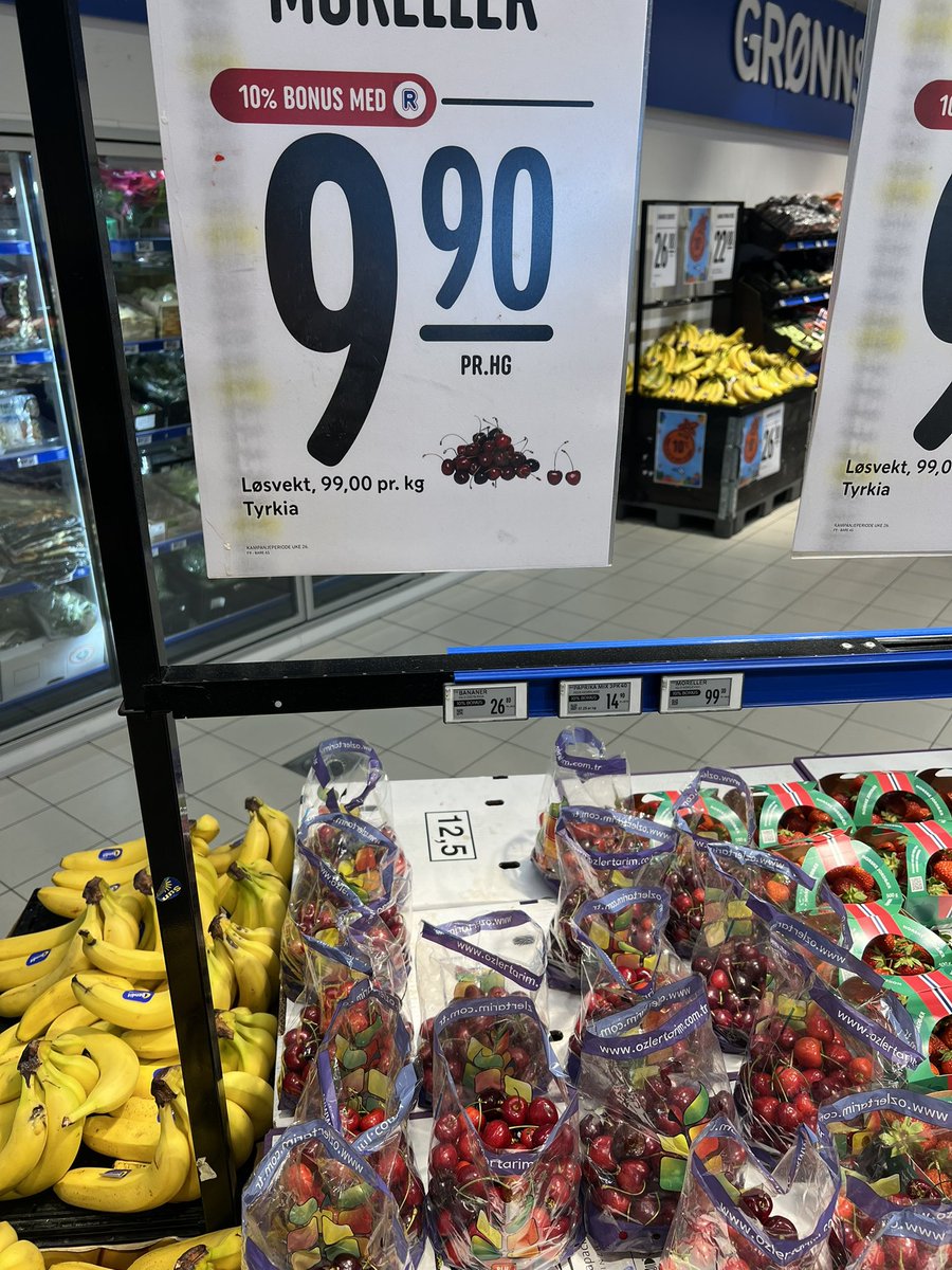 eeraytr's tweet photo. @sedatsagirkaya Türkiye üretimi kiraz Norveçte markette 99kron=400 tl. Nasıl oluyor bu iş? https://t.co/JAlR31g61O