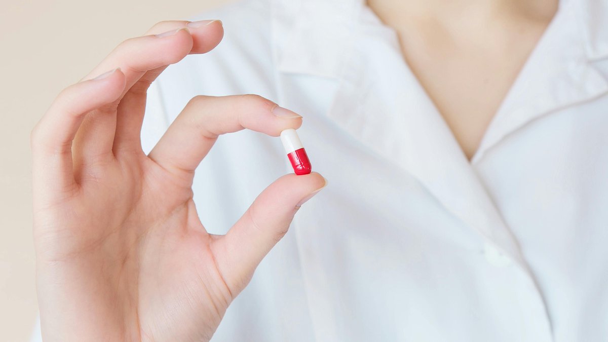 Is there some #magicpill that can get rid of my #pain once and for all?
Unfortunately not. Back pain involves different body parts and impacts multiple aspects of a person’s life. Therefore, #treatments need to be specific and differentiated.
#ISICO #backpain #lowbackpain #spine