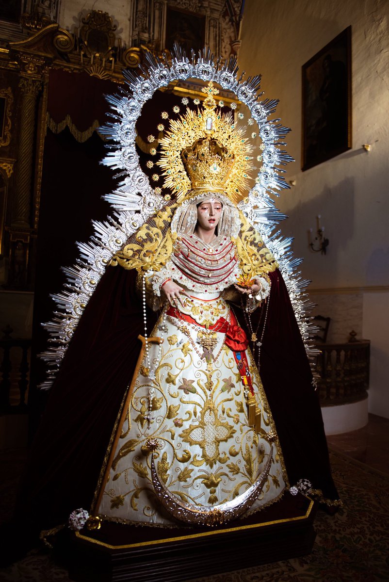 El Itinerario (@elitinerario_) on Twitter photo 📿 Así se presenta Ntra. Sra. de la Esperanza y Refugio de los Ancianos para su festividad y el XXV aniversario de su llegada al Asilo.
📆 Estará en besamanos el domingo de 18:00 a 22:00.
<a href="/HSaludEsperanza/">Esperanza y Refugio</a> | #CofradíasMLG
📸 <a href="/NicoCanela_/">Nico Canela</a> 📿 Así se presenta Ntra. Sra. de la Esperanza y Refugio de los Ancianos para su festividad y el XXV aniversario de su llegada al Asilo.
📆 Estará en besamanos el domingo de 18:00 a 22:00.
<a href="/HSaludEsperanza/">Esperanza y Refugio</a> | #CofradíasMLG
📸 <a href="/NicoCanela_/">Nico Canela</a>