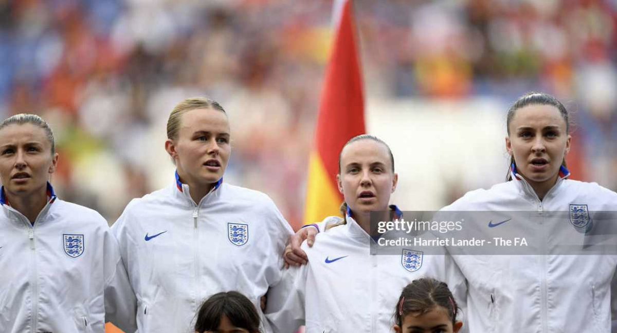 ‘We want to make you proud’🏴󠁧󠁢󠁥󠁮󠁧󠁿🏆

Hannah Hampton &amp; Niamh Charles have revealed why the Lionesses are trusting their own process and drawing on fan power as they prepare to take on France in their Euro 2025 opener👇🏻

vavel.com/en/football/20…

#WEURO2025 #Euro2025 #Lionesses